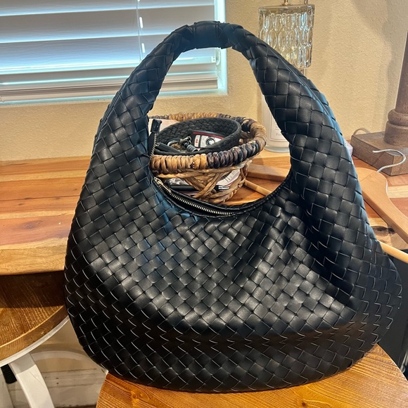 Abercrombie & Fitch Black Woven Hobo Bag - Picture 1 of 8